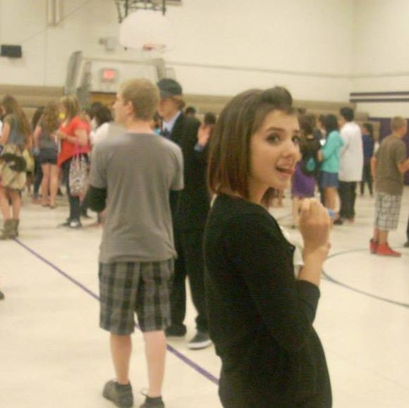 Meet your Posher, Tori - Picture 1 of 1